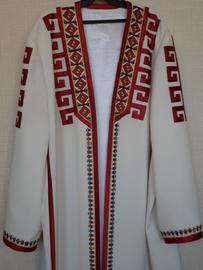 Шупар (праздничный мужской халат с чувашской вышивкой)
